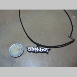 Slipknot - kovový chrómovaný prívesok na plastikovej šnúrke s kovovým zapínaním